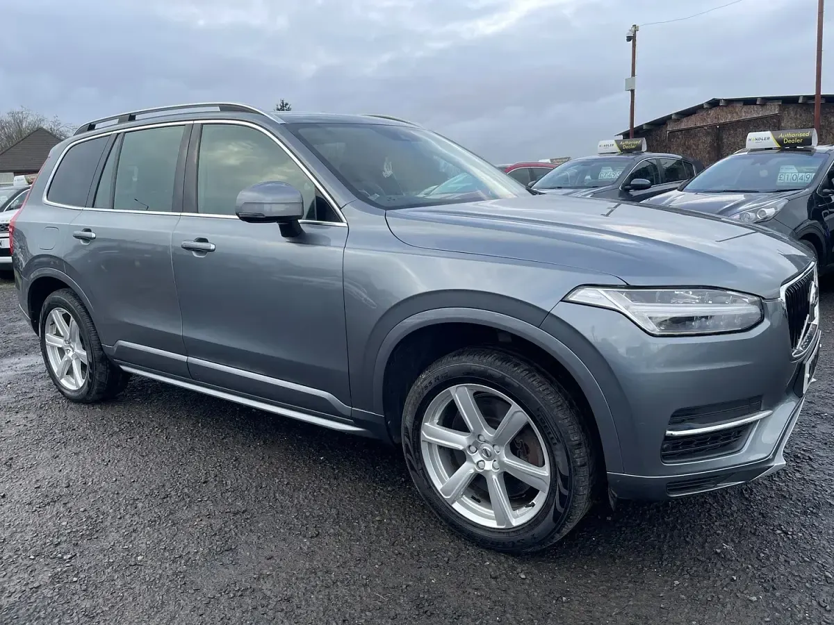 Used Volvo XC90 Momentum 390 HP (286 kW) 2018 Grey SUV