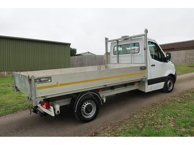 Begagnad Mercedes Sprinter Progressive 150 HK (110 kW) 2024 Vit Van