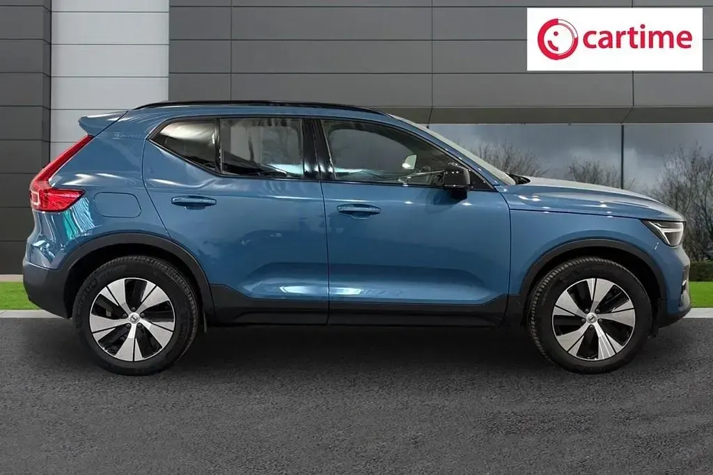 Usado Volvo XC40 Plus 2023 Azul SUV