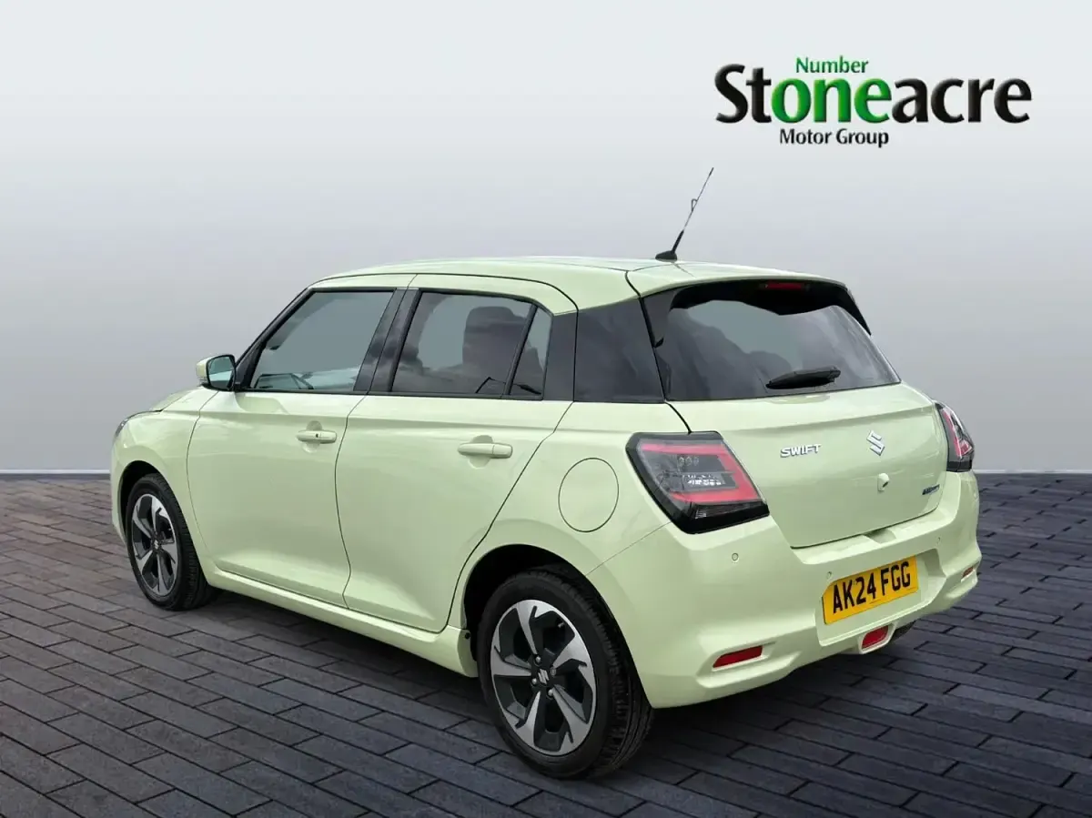 Usado Suzuki Swift 82 HP (60 kW) 2024 Amarelo Citadino