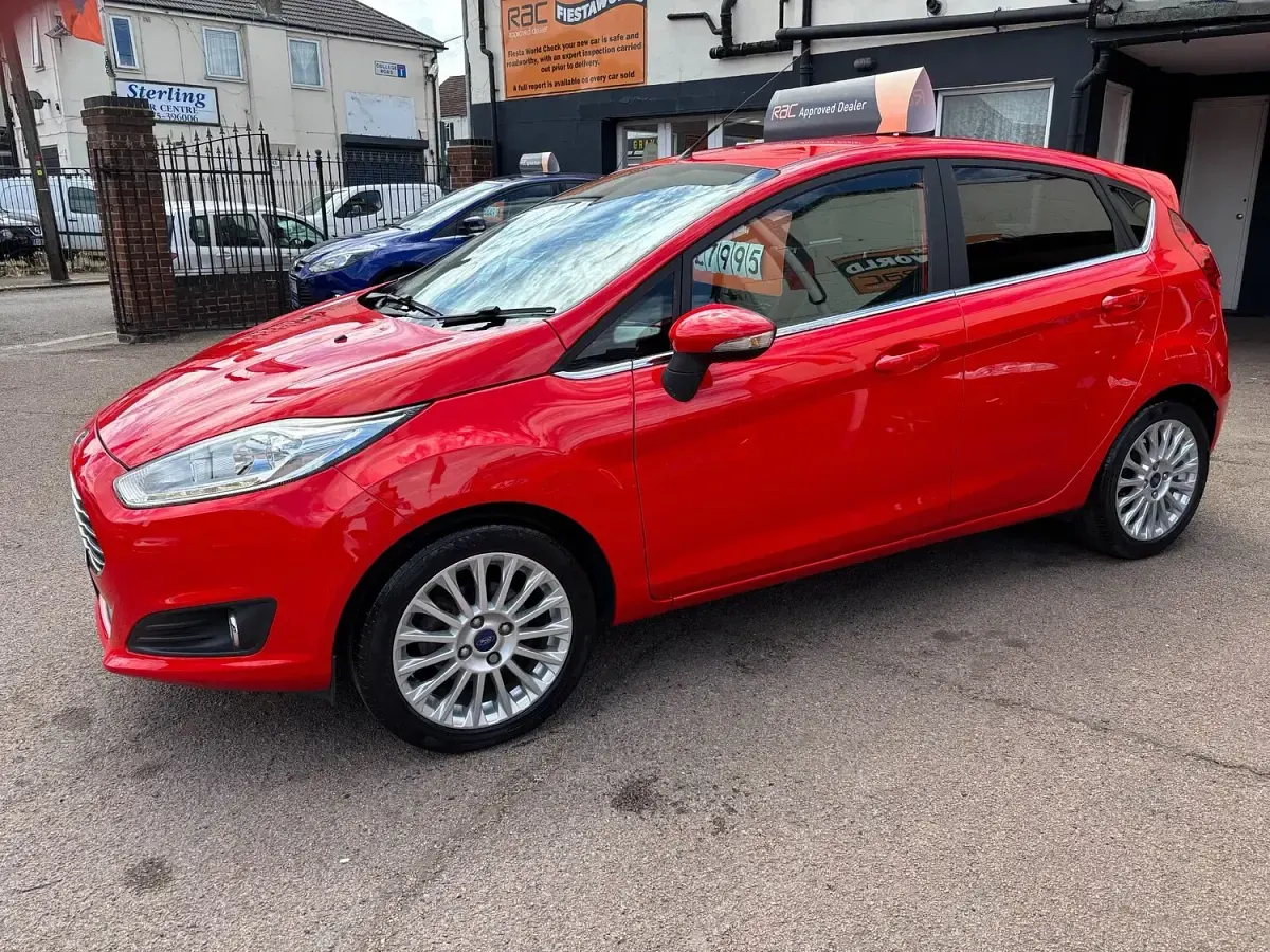 Used Ford Fiesta Titanium 2013 Red Hatchback