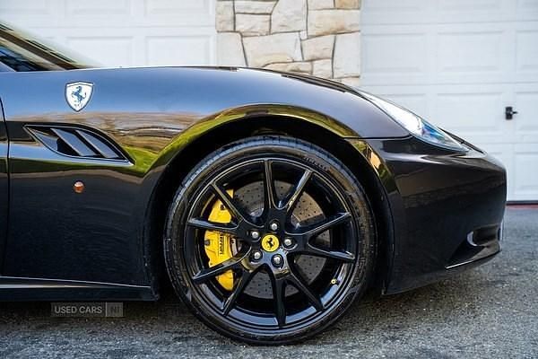 Used Ferrari California 490 HP (360 kW) 2010 Black Cabriolet