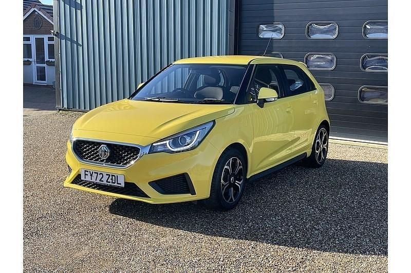 Used MG MG3 Excite 106 HP (77 kW) 2022 Yellow Hatchback