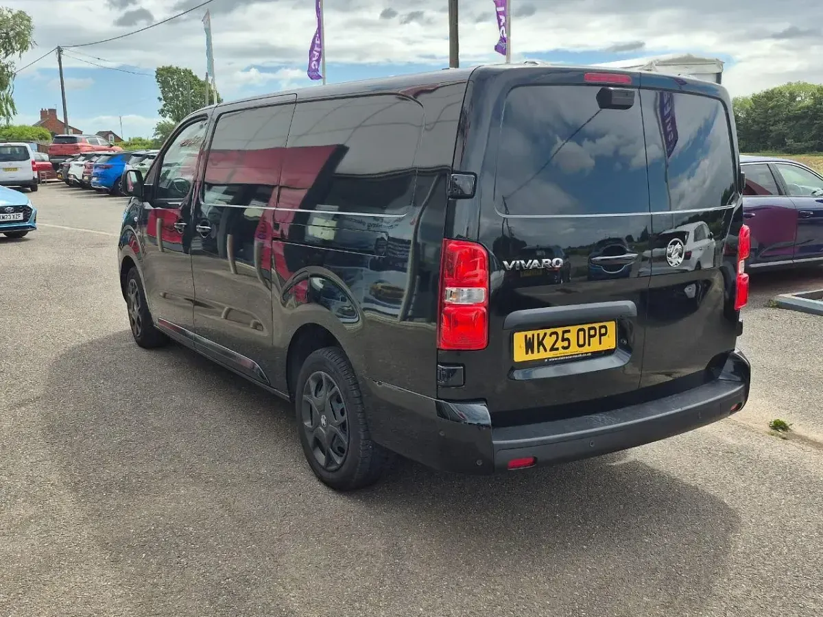 Used Vauxhall Vivaro 143 HP (105 kW) 2025 Black MPV