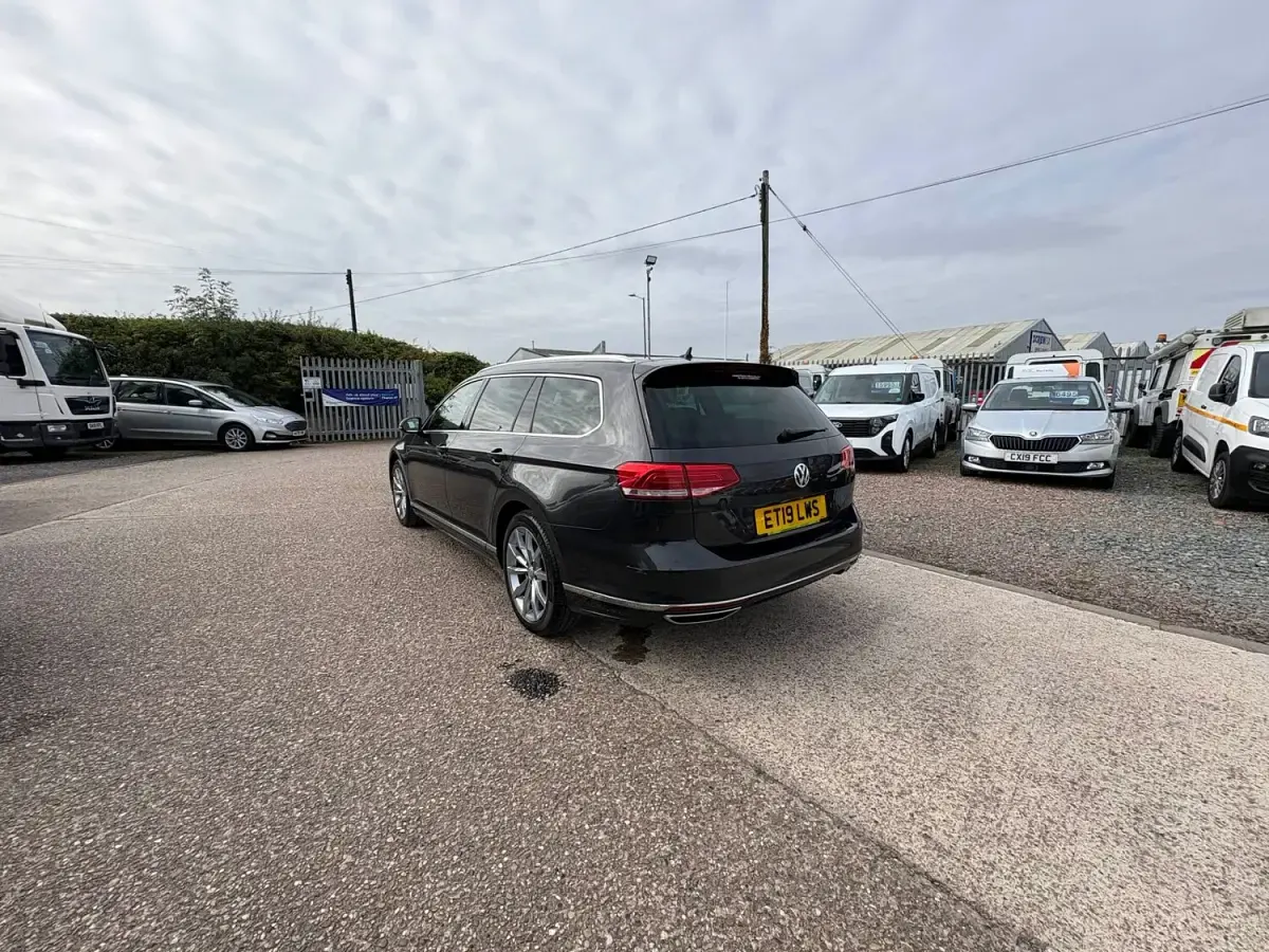 Used VW Passat R-line 150 HP (110 kW) 2019 Grey Estate