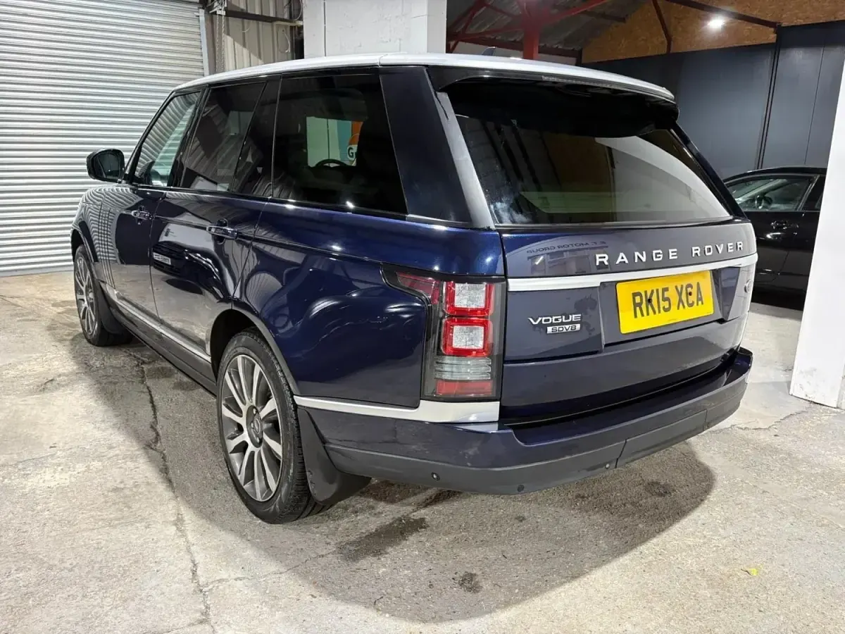 Gebraucht Land Rover Range Rover Vogue 339 PS (249 kW) 2015 Blau SUV