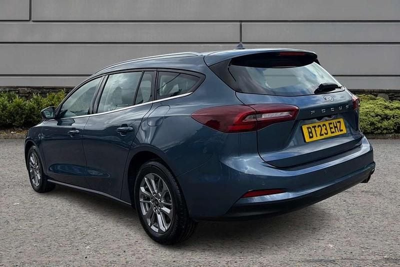 Used Ford Focus Titanium 123 HP (90 kW) 2023 Blue Estate