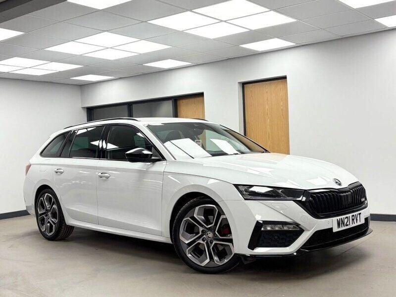 White Used 2021 Skoda Octavia vRS Estate | £24,979 (Expensive) - Image 1/4