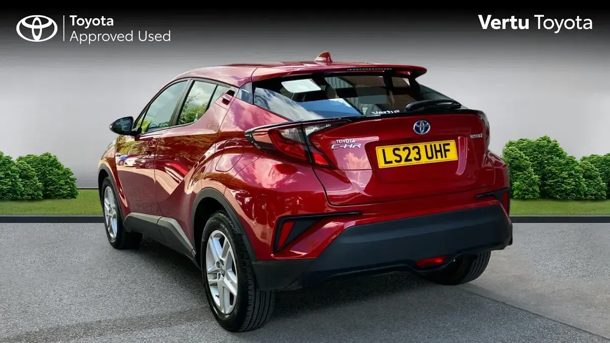 Used Toyota C-HR 122 HP (89 kW) 2023 Red SUV