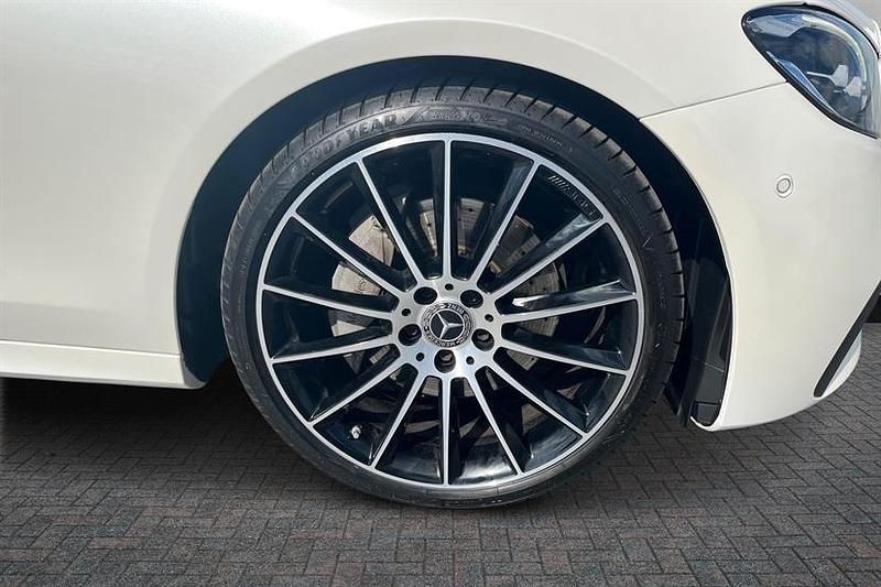 Used Mercedes E200 AMG line 200 HP (147 kW) 2023 Diamond white Estate