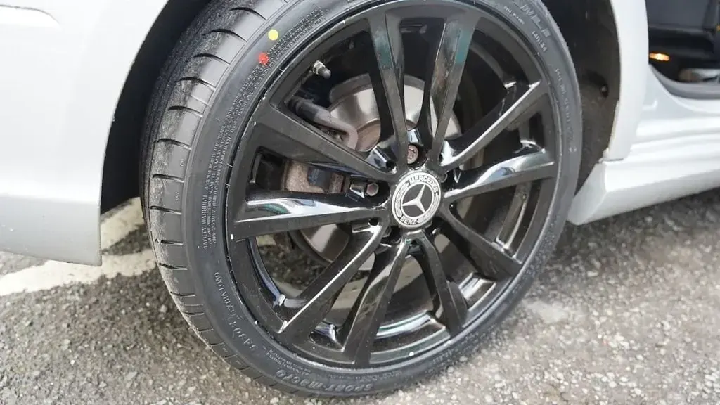 Usado Mercedes B180 109 CV (80 kW) 2014 Plateado Monovolumen