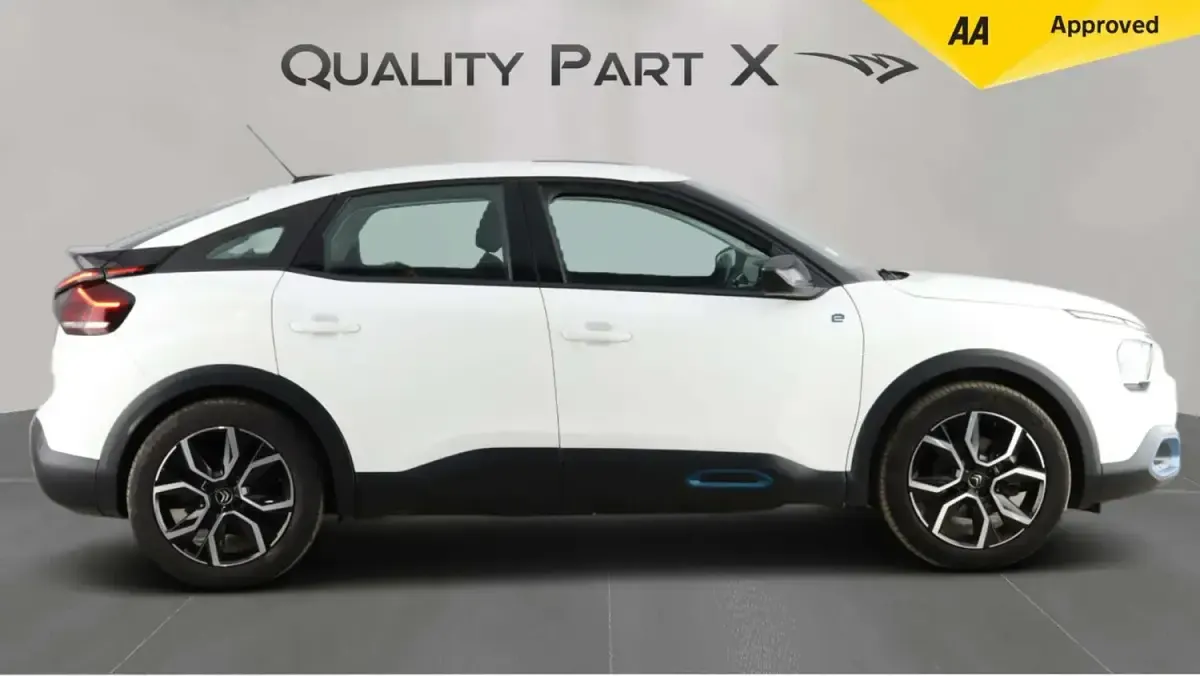 Used Citroën e-C4 100 kW (136 HP) 2022 White Hatchback
