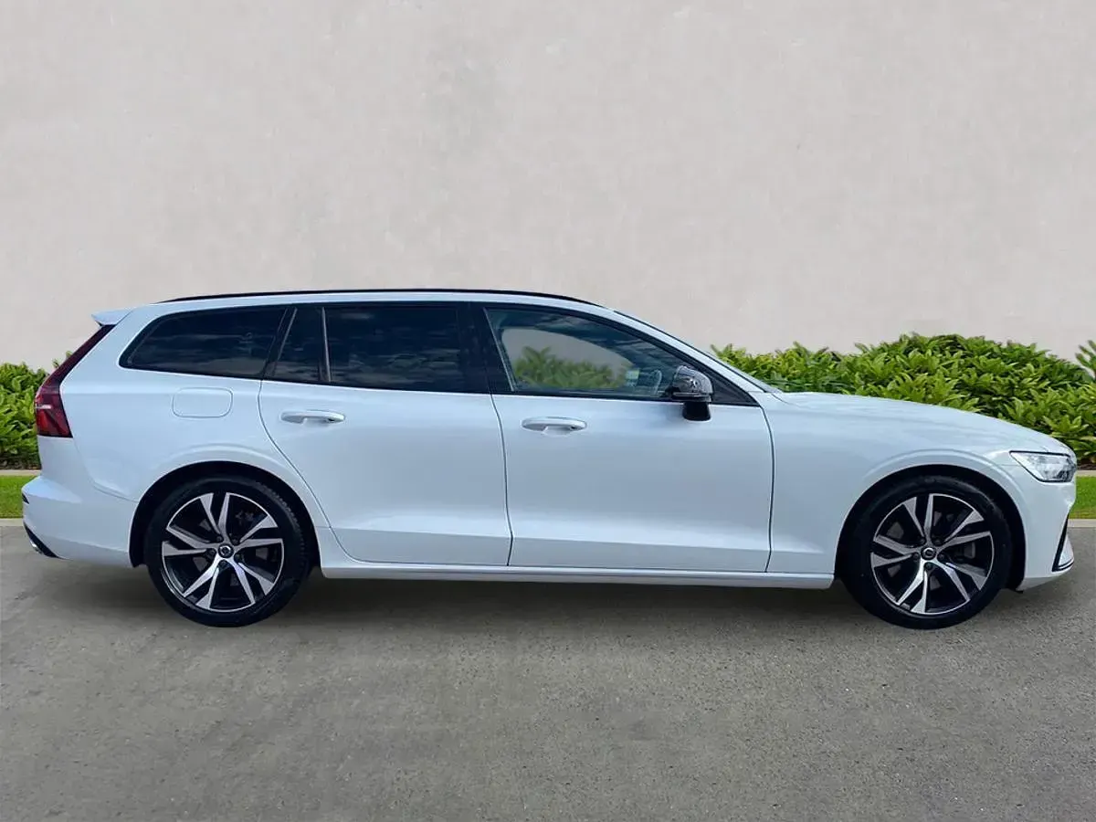 Used Volvo V60 R-Design 250 HP (183 kW) 2020 Estate