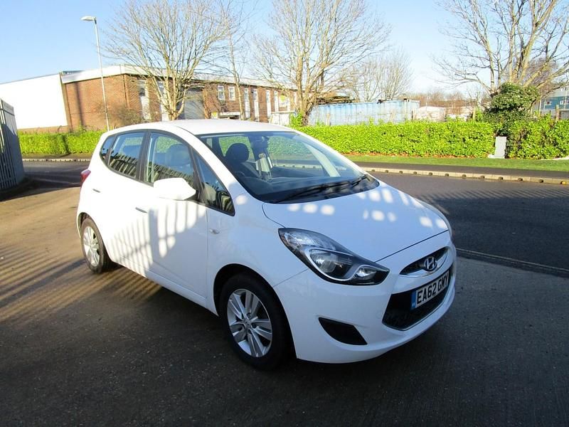 White Used 2012 Hyundai ix20 Active MPV | £3,995 (Fair price) - Image 1/4