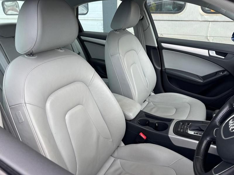 Used Audi A4 Advanced 245 HP (180 kW) 2013 Blue Sedan