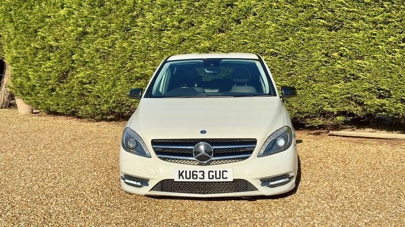 Used Mercedes B220 2014 White MPV