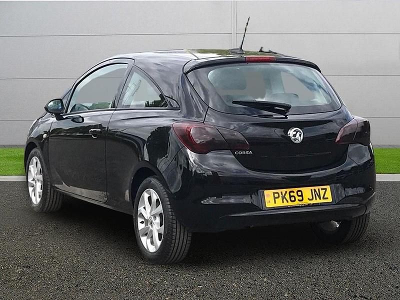 Begagnad Vauxhall Corsa 2019 Svart Halvkombi