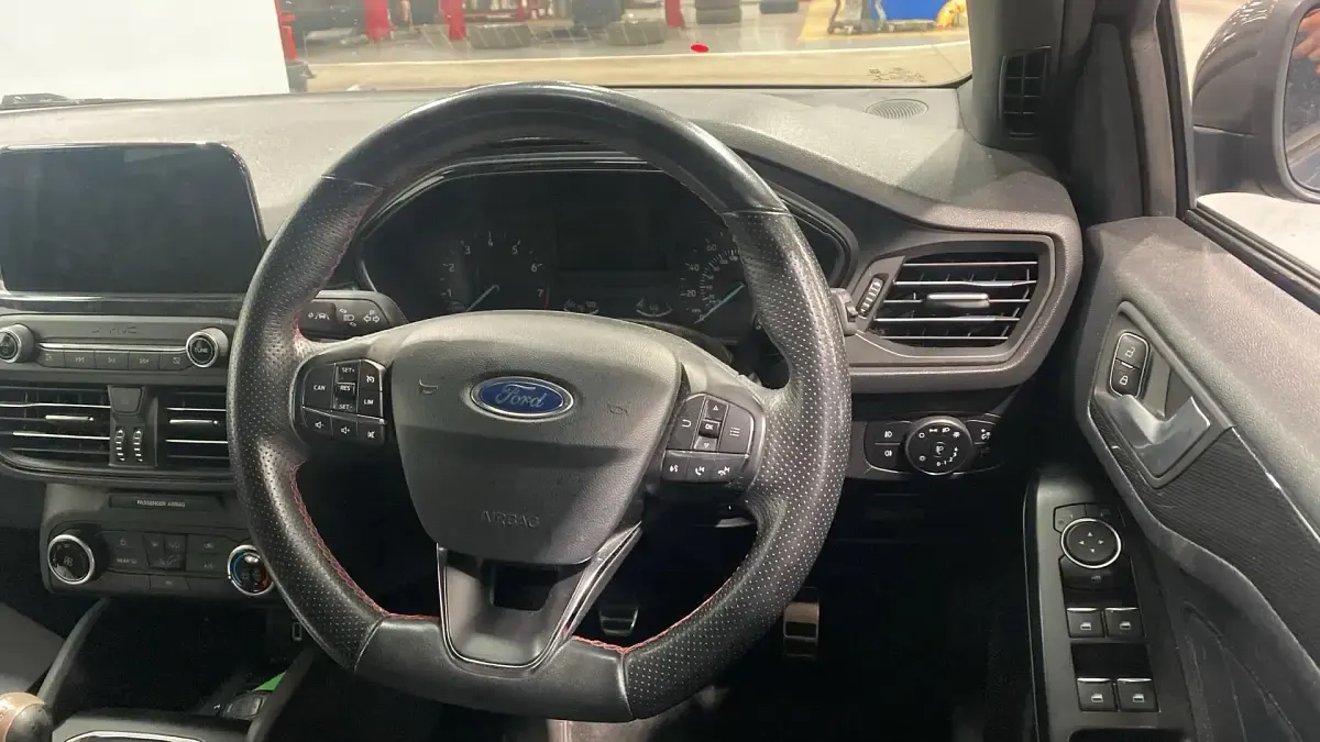 Używany Ford Focus ST-Line 125 KM (91 kW) 2019 Szary Hatchback