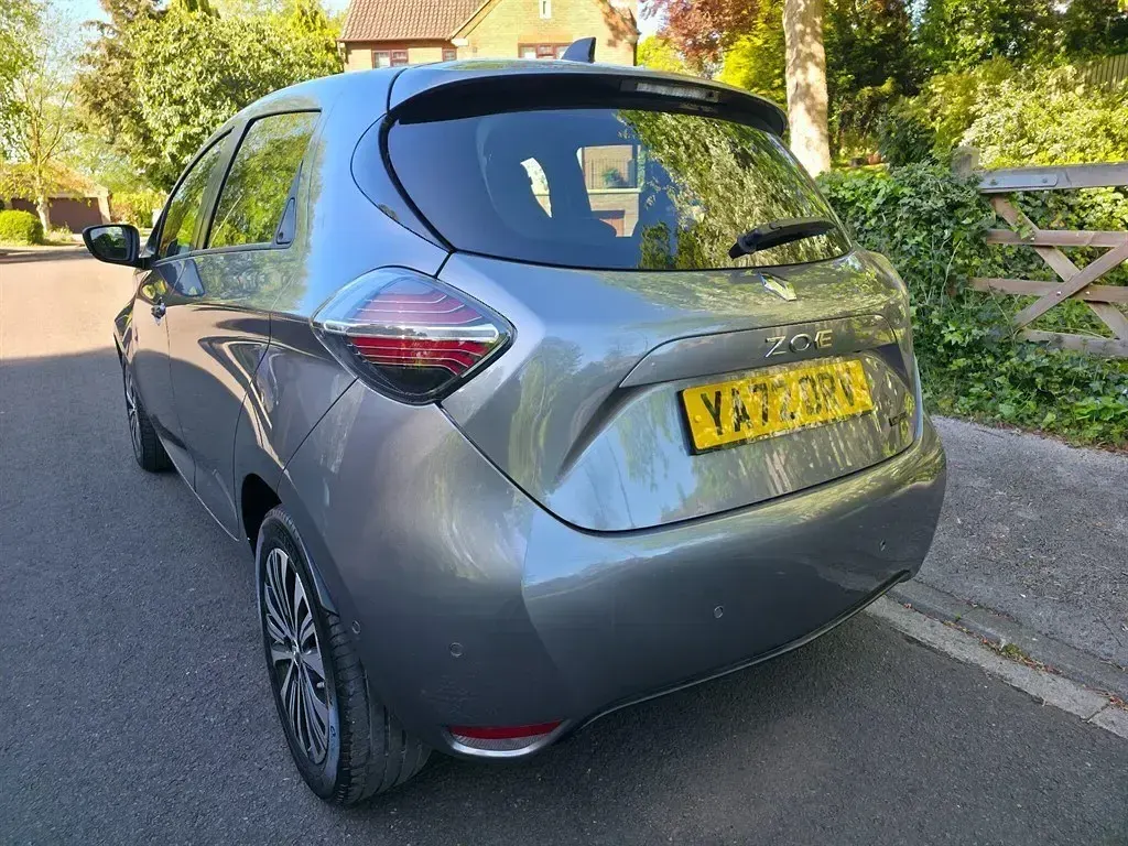 Begagnad Renault Zoe Techno 100 kW (136 HK) 2022 Grå Halvkombi