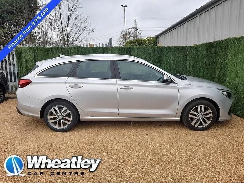Silver Used 2019 Hyundai i30 SE Estate | £7,588 (Fair price) - Image 1/4