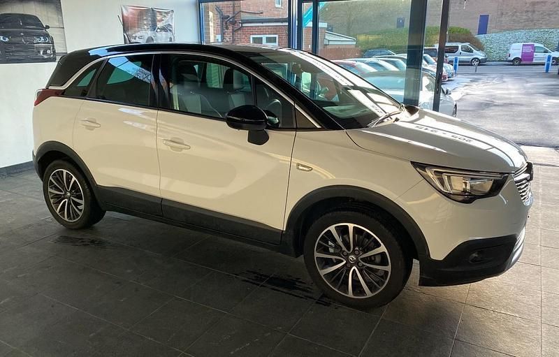 White Used 2019 Vauxhall Crossland X Elite SUV | £12,900 (Expensive) - Image 1/4