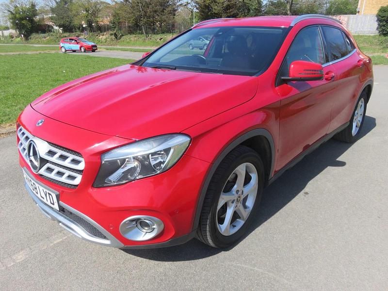 Usado Mercedes GLA200 Executive 2018 Vermelho SUV