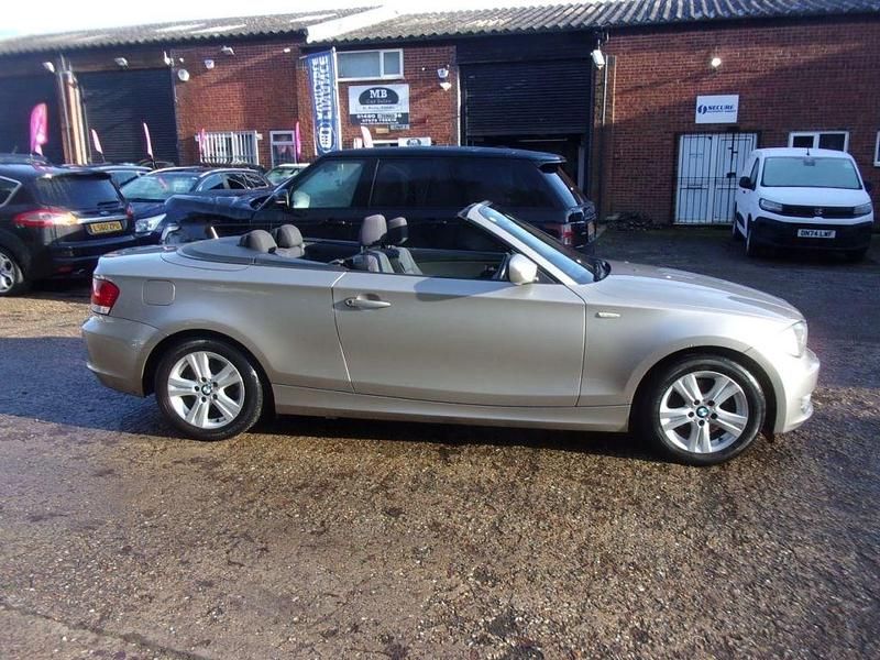 Used BMW 118 Cabriolet Comfort Edition 143 HP (105 kW) 2010 Silver Cabriolet