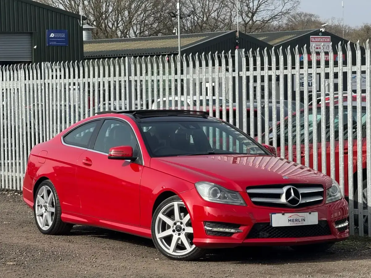 Używany Mercedes C220 AMG 2013 Czerwony Coupe