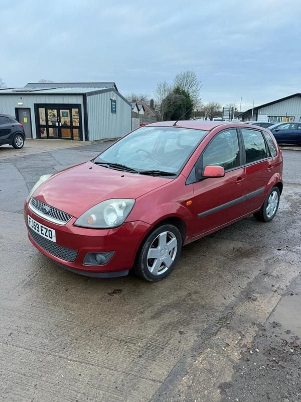 Usado Ford Fiesta Ghia 2009 Vermelho Citadino