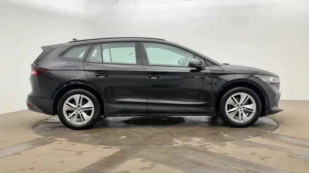 Used Skoda Enyaq iV 97 kW (132 HP) 2022 Black magic pearl effect SUV