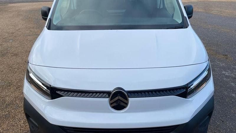 New Citroën Berlingo 101 HP (74 kW) 2025 White MPV