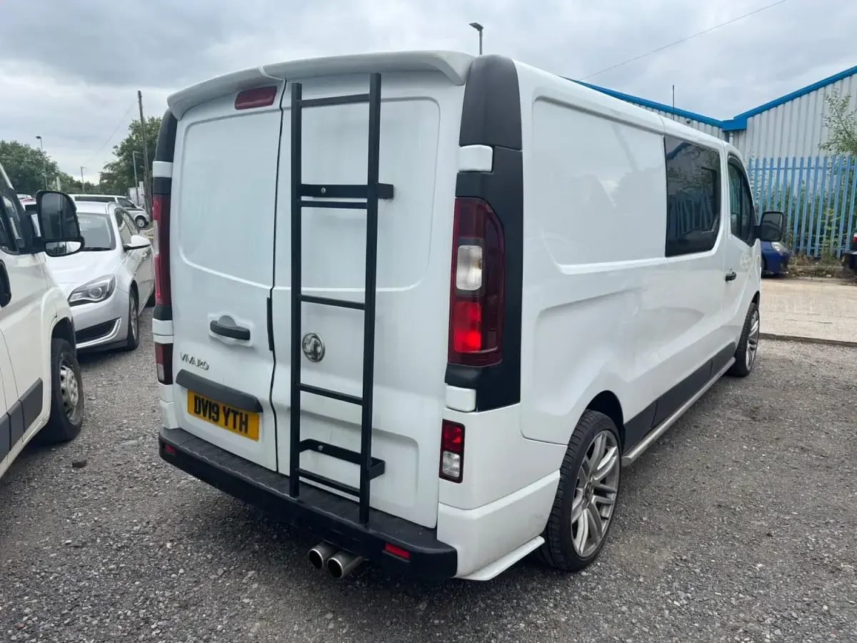 Used Vauxhall Vivaro Sportive 120 HP (88 kW) 2019 White MPV