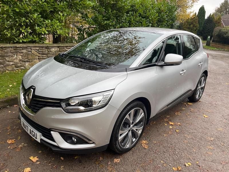 Silver Used 2017 Renault Scénic IV Dynamique MPV | £8,695 (Good price) - Image 1/4