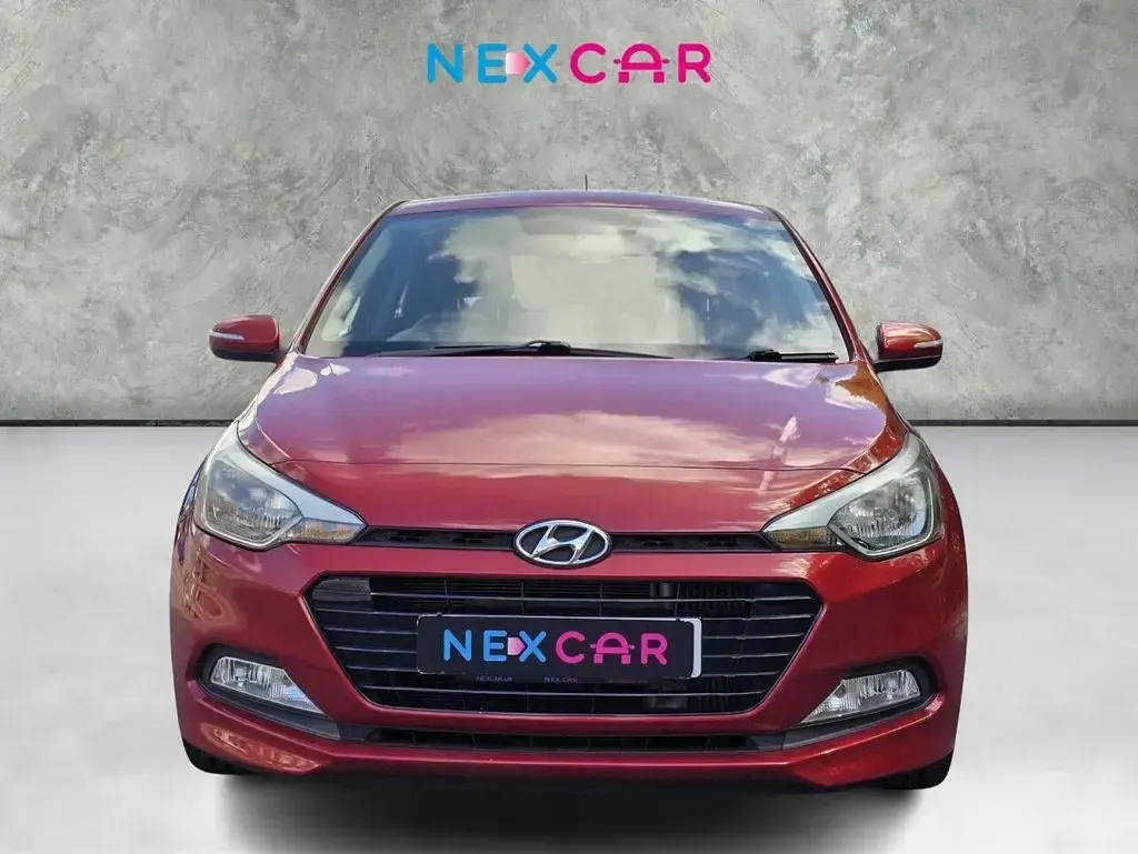Used Hyundai i20 Edition 100 HP (73 kW) 2016 Red Hatchback