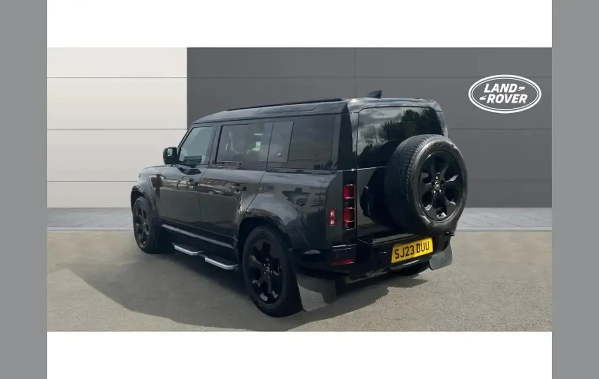 Used Land Rover Defender HSE Dynamic 296 HP (217 kW) 2023 Grey SUV