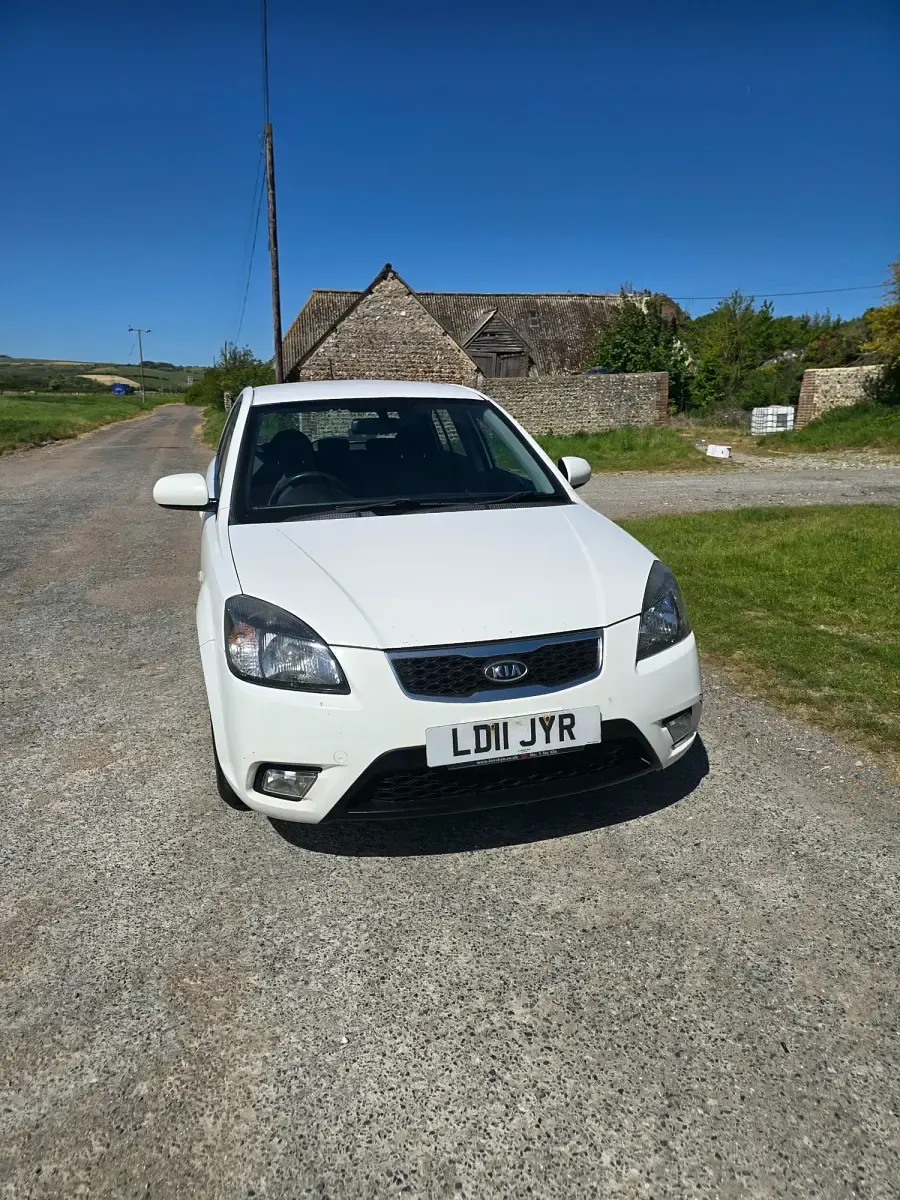 Używany Kia Rio 2011 Biały Hatchback