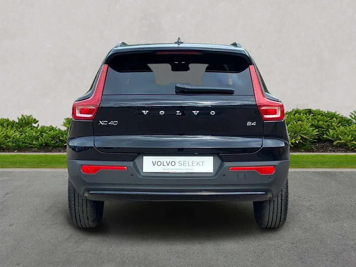 Used Volvo XC40 Plus 194 HP (142 kW) 2026 Black SUV