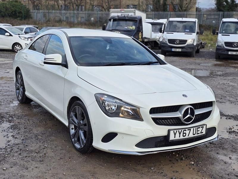 Used Mercedes CLA180 122 HP (89 kW) 2017 White Sedan
