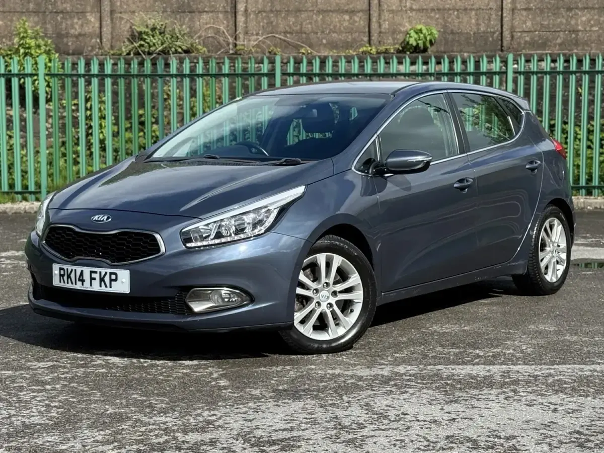 Used Kia Ceed 128 HP (94 kW) 2014 Blue Hatchback