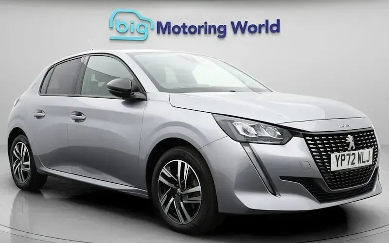 Used Peugeot 208 Allure+ 102 HP (75 kW) 2022 Hatchback