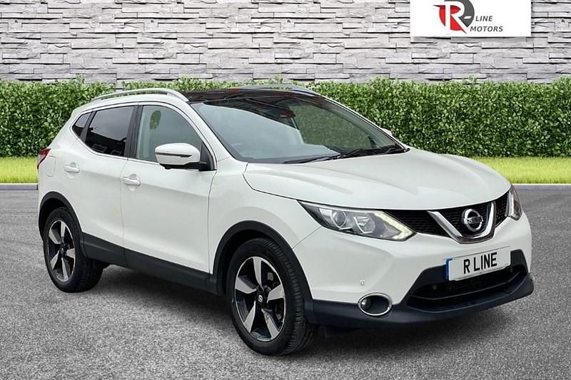 White Used 2015 Nissan Qashqai N-TEC SUV | £8,495 (Fair price) - Image 1/1