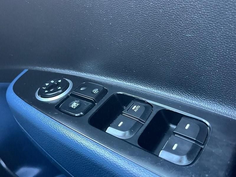 Used Hyundai i10 Premium 2015 White Hatchback