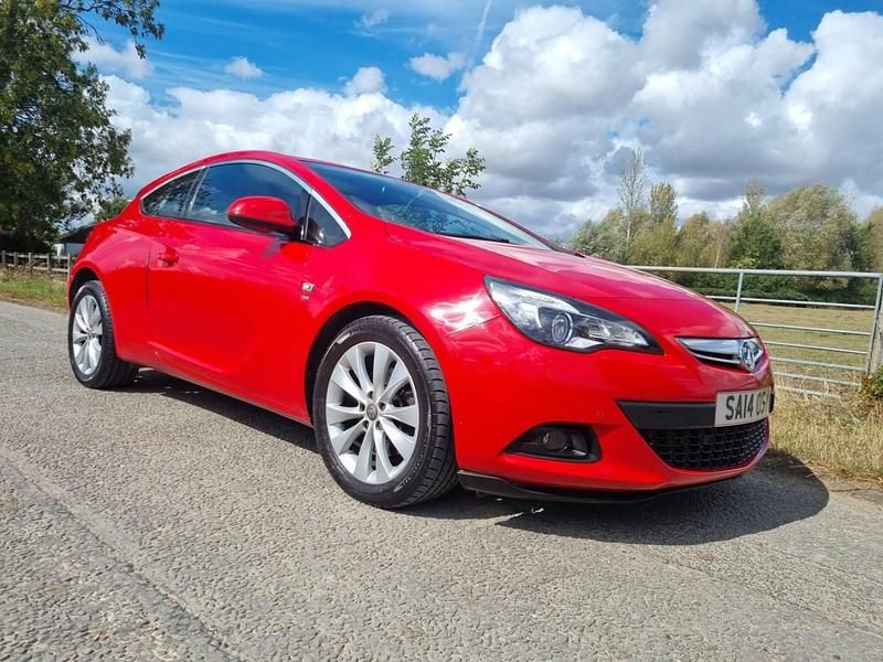 Red Used 2014 Vauxhall Astra GTC SRi Hatchback | £4,295 (Fair price) - Image 1/4