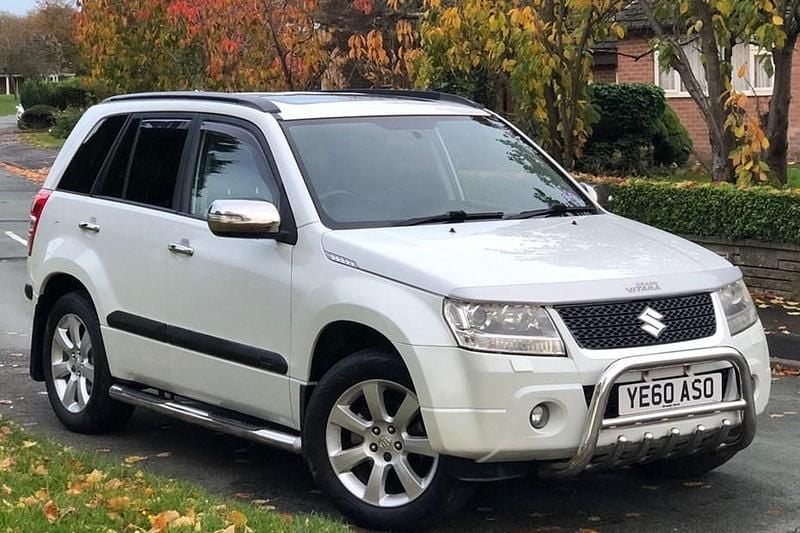 White Used 2011 Suzuki Grand Vitara SZ5 SUV | £6,295 (Good price) - Image 1/1