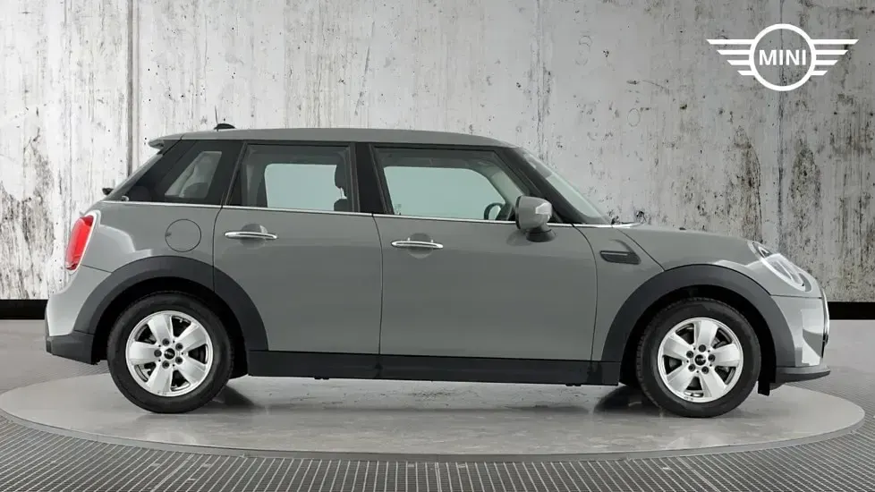 Usado Mini ONE Classic 101 CV (74 kW) 2022 Gris Utilitario