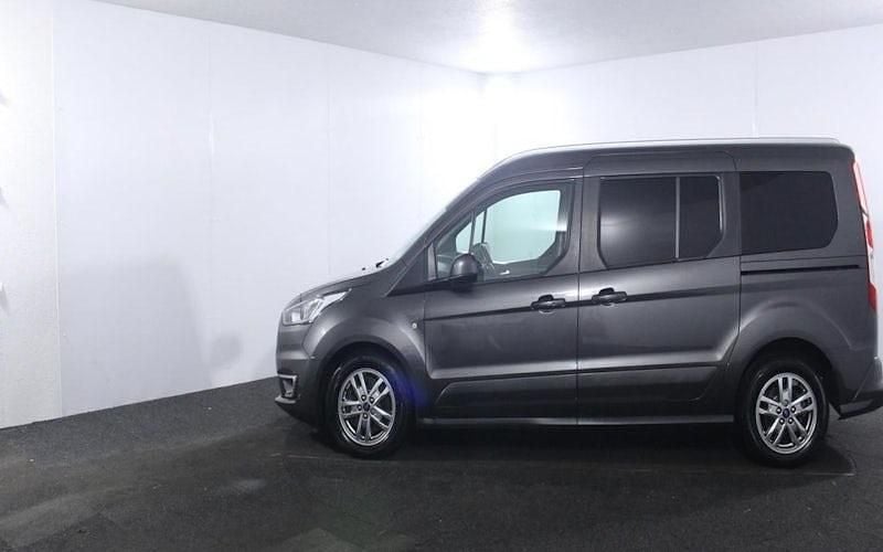 Used Ford Tourneo Titanium 120 HP (88 kW) 2021 Estate