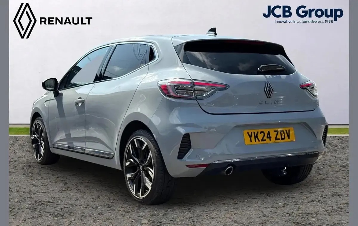 Used Renault Clio Techno 90 HP (66 kW) 2024 Grey Hatchback