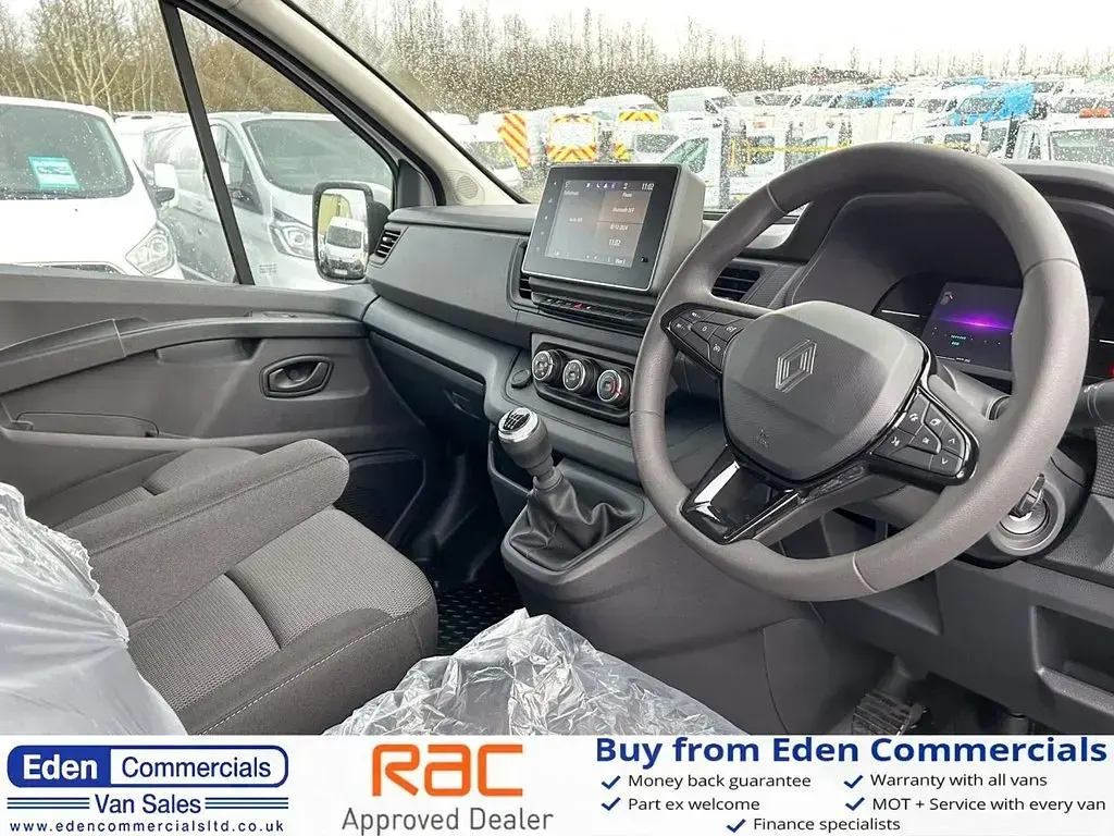 Used Renault Trafic PE 130 HP (95 kW) 2024 White MPV