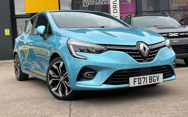 Used Renault Clio V Version S 140 HP (102 kW) 2022 Hatchback