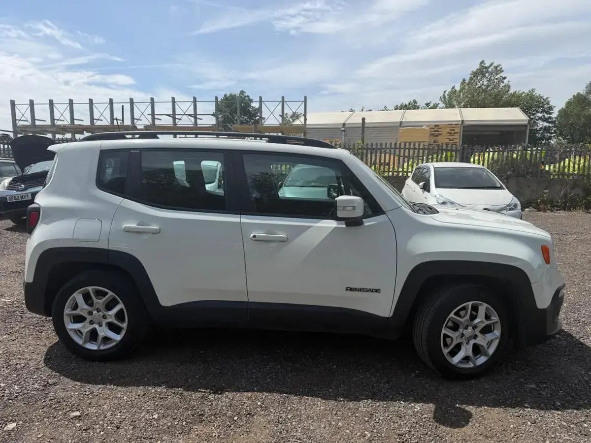 Used Jeep Renegade Longitude 140 HP (102 kW) 2016 White SUV